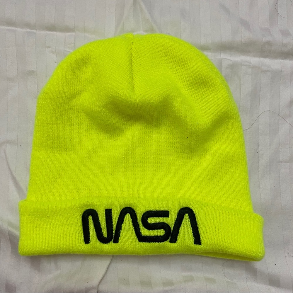 Neon orange NASA bini